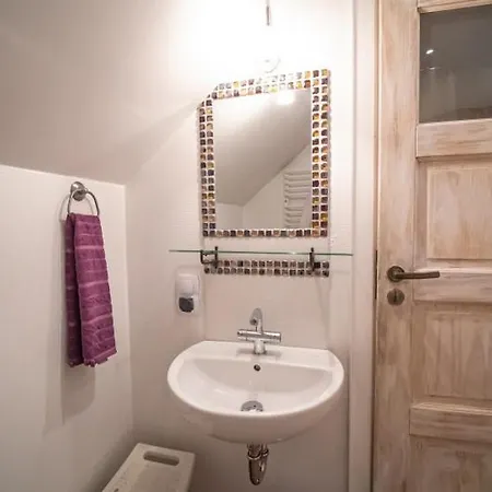 Gasthuis Pod Lipami 3*