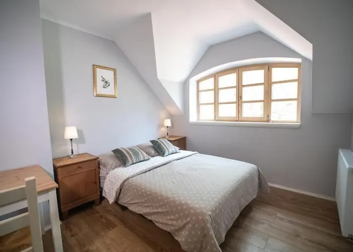 Pod Lipami Гостевой дом 3*