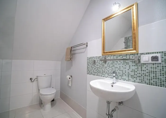 Pod Lipami Гостевой дом Львувек-Слёнски