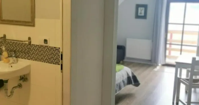 Pod Lipami Львувек-Слёнски